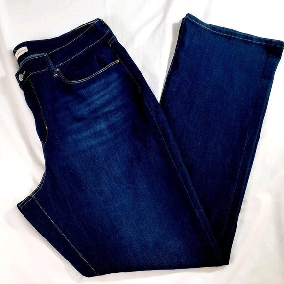 Levi Strauss Signature Jeans Women's Plus 18M Mid-Rise Boot Cut Dark Wash Denim - Picture 1 of 13